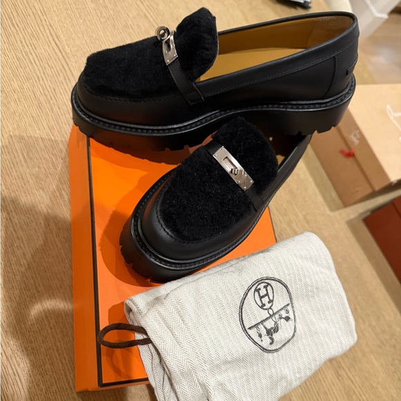 Hermes icone calfskin “Kelly” loafers with fur size 7